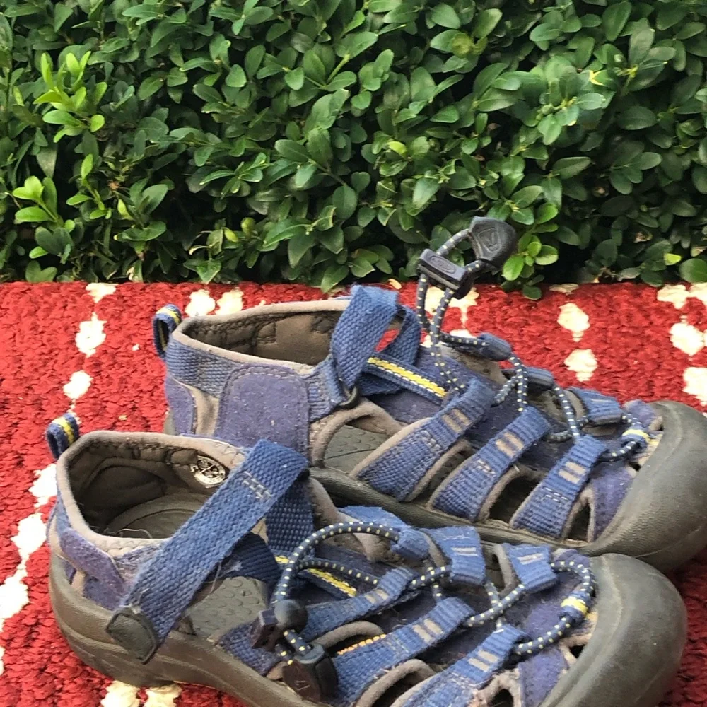 Keen Kids Boy’s Blue Outdoor Water Sport Sandals Size 12